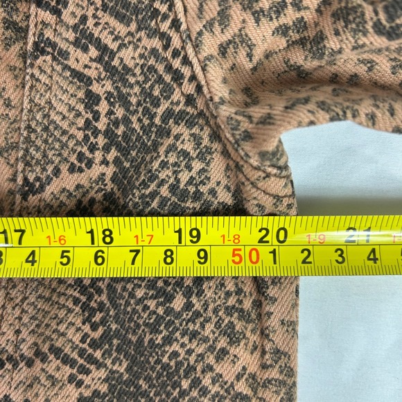 Free‎ People Snakeskin Animal Print Denim Jacket Women's Small Button Down - Picture 13 of 16